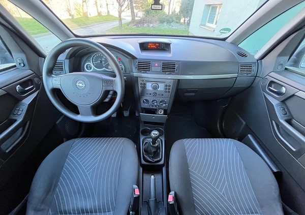 Opel Meriva cena 10900 przebieg: 157000, rok produkcji 2006 z Bieruń małe 254